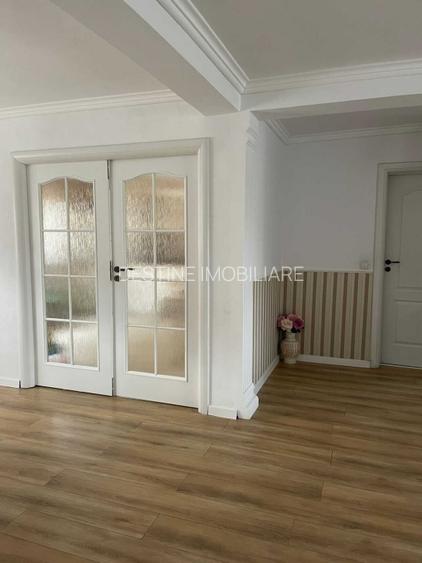 Casa spatioasa, panouri solare, Damila - 8