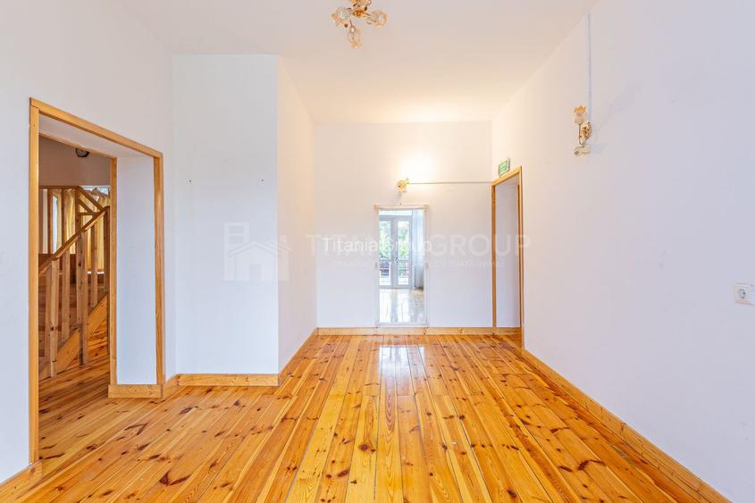 Vila in Poiana Brasov cu teren generos 1600mp, 2 corpuri, comision 0 - 23