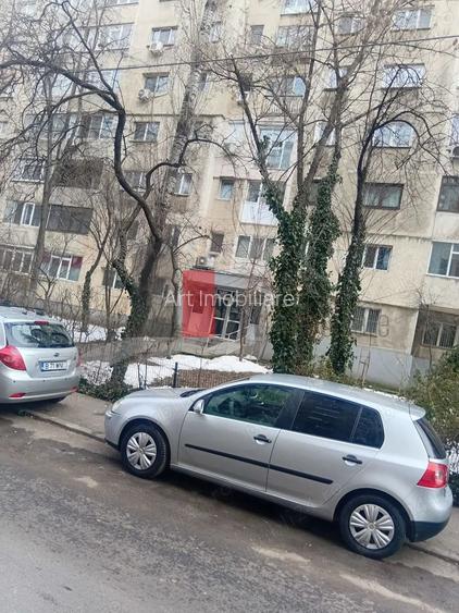 Vindem apartament 2 camere in Crangasi - 2