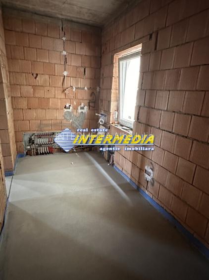 CASA NOUA I DE VANZARE I 120 MP I CETATE I SEMIFINISATA I 4 CAMERE I - 13