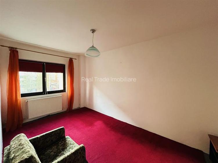 Apartament 2 camere decomandat etaj intermediar Centrul Civic - 4