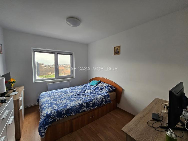 Apartament 3 camere, decomandat, etajul 4 din 4, cu pod, Girocului, comision 0% - 14