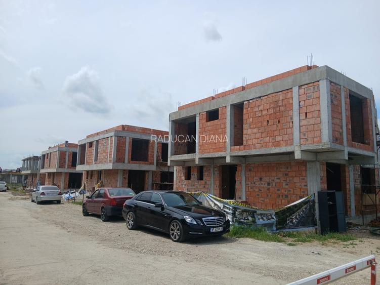 Case P+1  moderne, absamblu cu intrare privata si avansat ca si constructie - 4
