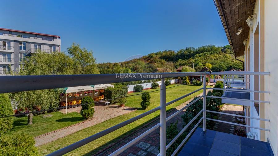 Pensiune cu 16 camere de vanzare, potential investitie,COMISION 0 - 11