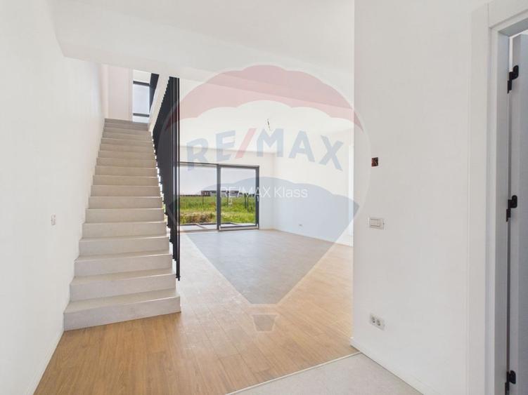 Casa tip duplex cu 4 camere de vânzare in Balotesti - 5