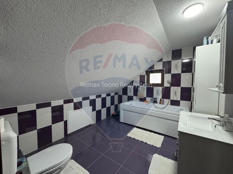 Casă / Vilă cu 4 camere de vânzare în zona Bujac-Arad - 15