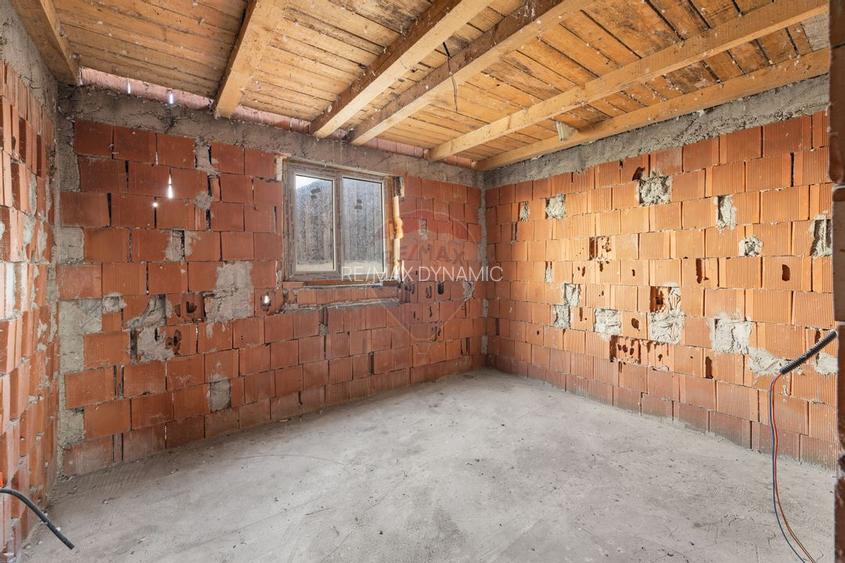 Casă cu 4 camere + anexa și teren 2056mp de vânzare Iratoșu - 13