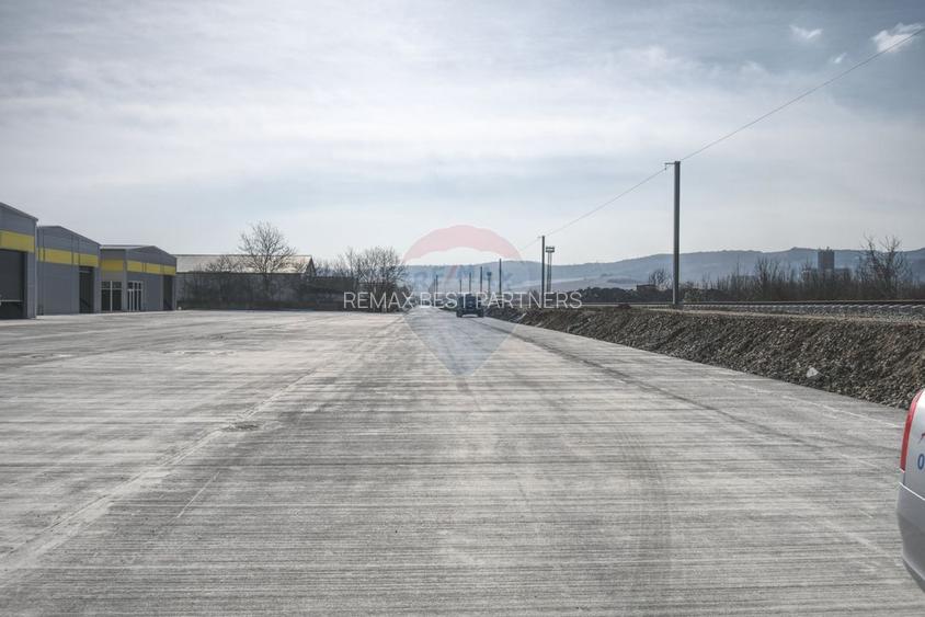 Hala industriala, de vanzare – 600 mp utili, 1400 mp teren Baciu - 5