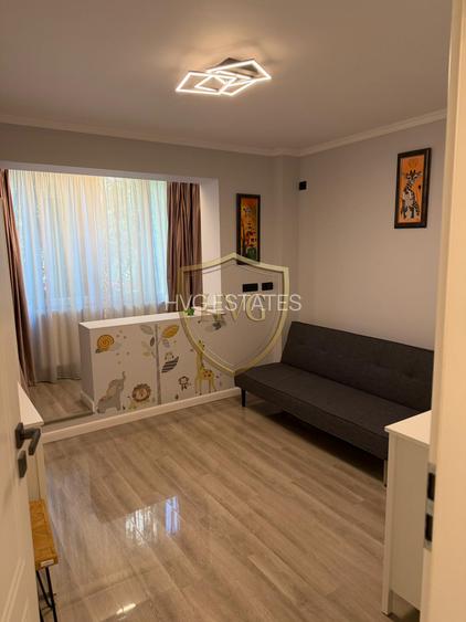 Apartament cu 3 camere | Centrala proprie | Loc de parcare | Tineretului - 8