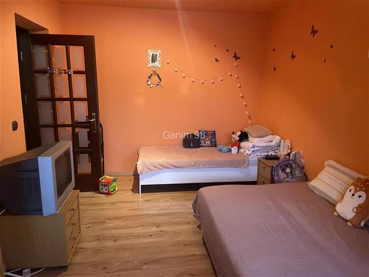 Apartament 4 camere , zona centrala - Inspectoratul Scolar ,suprafata 109 mp , e - 9