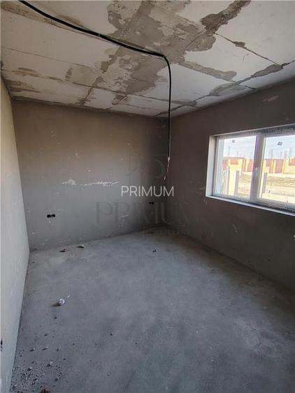 Duplex pe parter - 2 fronturi stradale - personalizare interioara - canalizare - 5