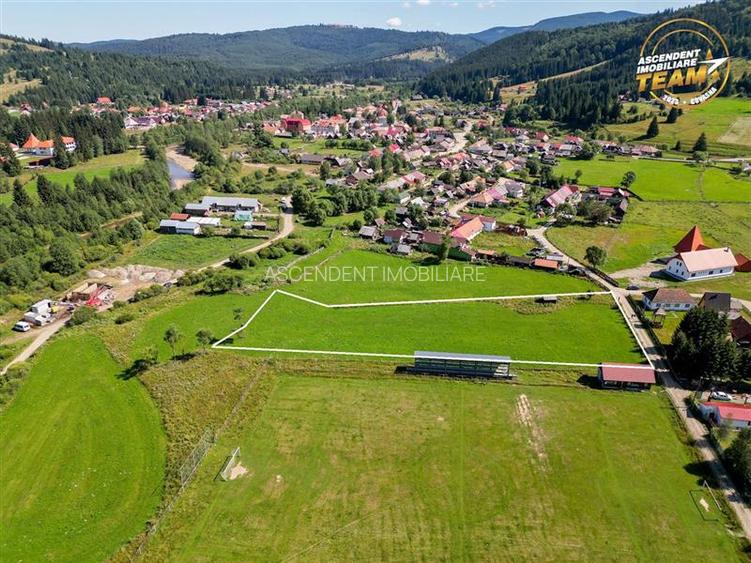 FILM! Context favorabil:Teren intravilan, 5.500mp, zona pitoreasca Comandau - 4