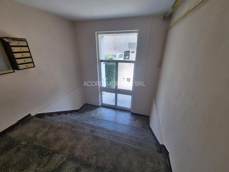 Faleza nord-apartament 4 camere decomandat cu gaze - 16