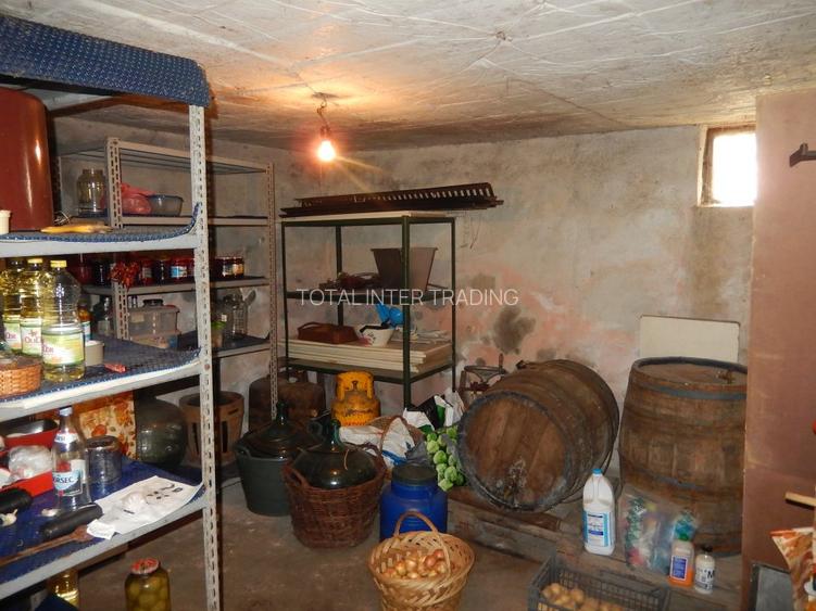 Calugareni-Branistari-casa 4 camere, teren 1965 mp, curent, put, libera,69900 € - 8