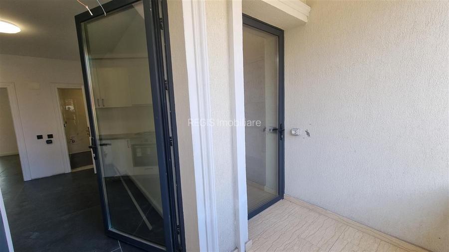 Vila - Bloc modern de 11 camere zona Centrul Civic , Onix - 29