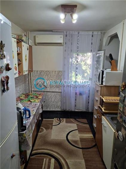 Royal Imobiliare - Vanzare apartament 3 camere zona Paltinis - 11