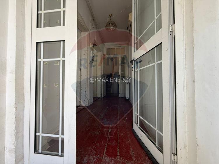 DE ÎNCHIRIAT: Casă/Vilă spațioasă  8 camere  Zona Gara de Nord - 3