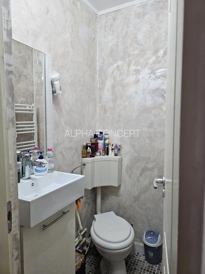 3 CAMERE - INEL I - 11