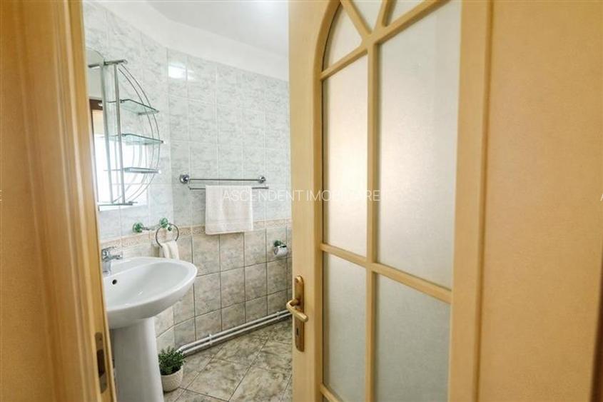 Vila impetuoasa pe 700mp teren:Spatiu versatil pentru locuinta/afacere Premium - 6