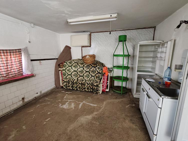 Casa 4 camere libera la vanzare TARLUNGENI - 29