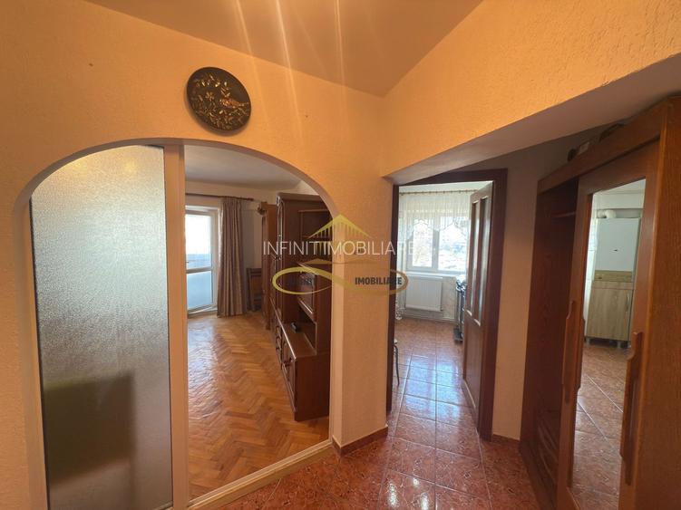 Garsoniera de vanzare langa parcul catedralei Bacau - 2