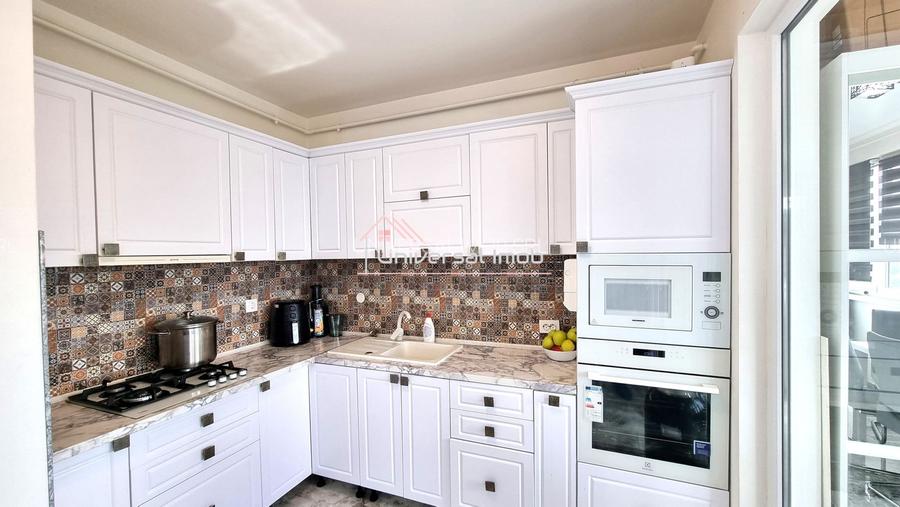 Apartament 3 camere, 86 mp. in Floresti, zona BMW - 7