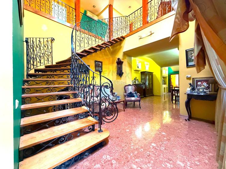 Casa interbelica de vanzare - probabil cea mai frumoasa din Roman - 4