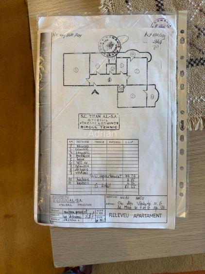 Proprietar, vând apartament decomandat cu 3 camere, având o suprafață de 84 mp,  - 3