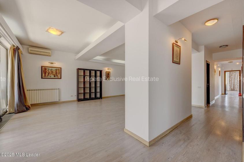 Space, light, and comfort for your family. FIRST RENTAL - 24