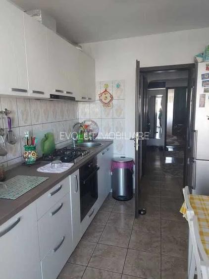 De vanzare – Apartament 3 camere, decomandat, zona Trocadero - 5