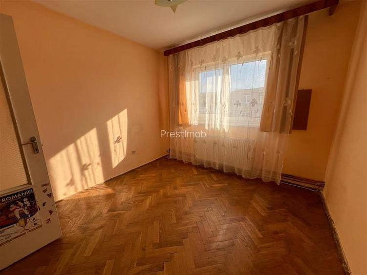 Apartament cu 4 camere de vânzare in Dambu - 3