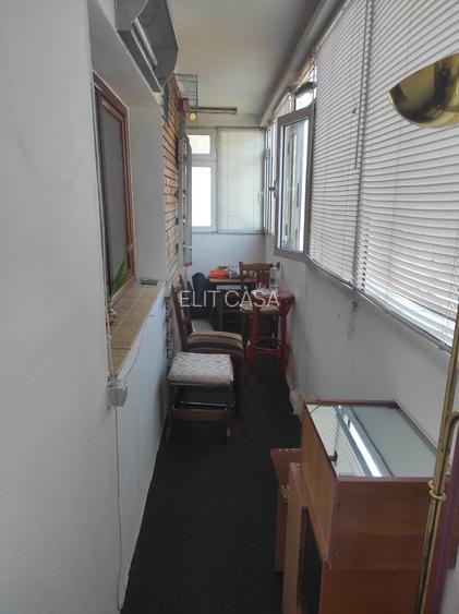 Apartament cu 2 camere decomandat, etajul 3/4, zona Nicolina - 9