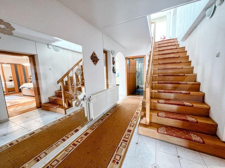 Vila deosebita de 534 mp, 1800 mp, terasa, Codlea  - 15