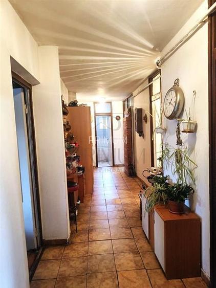 ARADULUI - 4 cam - 2 bai - 1 balcon 13mp - debara - decomandat - centrala propri - 2