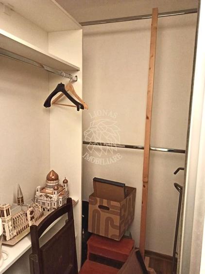 Apartament decomandat 3 camere 68 mp+balcon-parcare-Imparat Traian