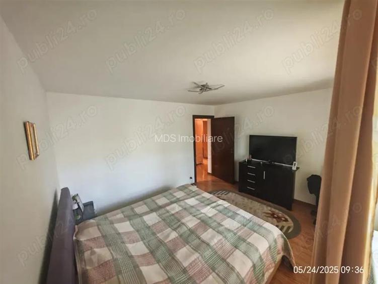Decomandat cu 2 bai, modelul cel mai mare - 6