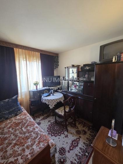 Etaj 2 - 3 camere - model spatios - geam la baie - Alexandru - Zimbru - 3