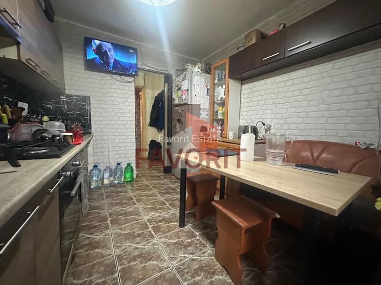 4 camere | COMISION 0 | centrala proprie | etaj 1 | decomandat | - 4