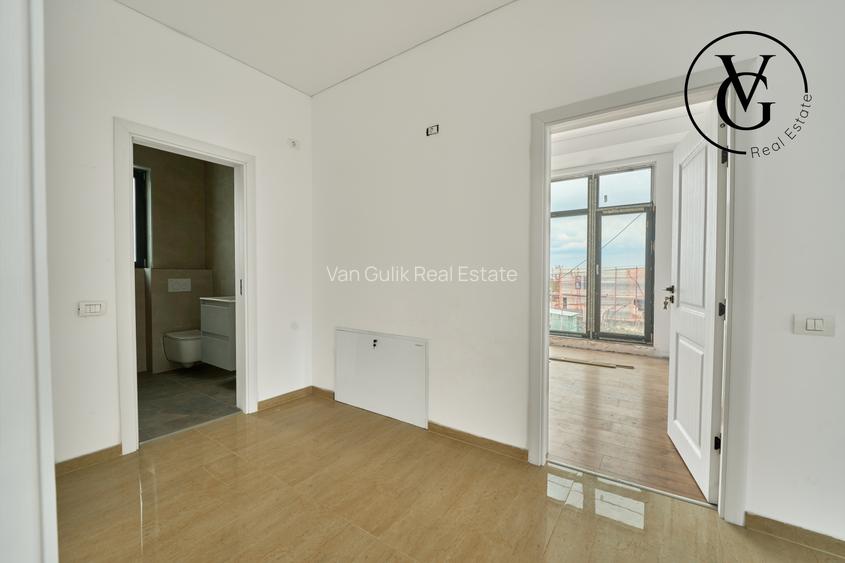 Vila modernă - finisată -terasă circulabila vedere lac și mare - 18