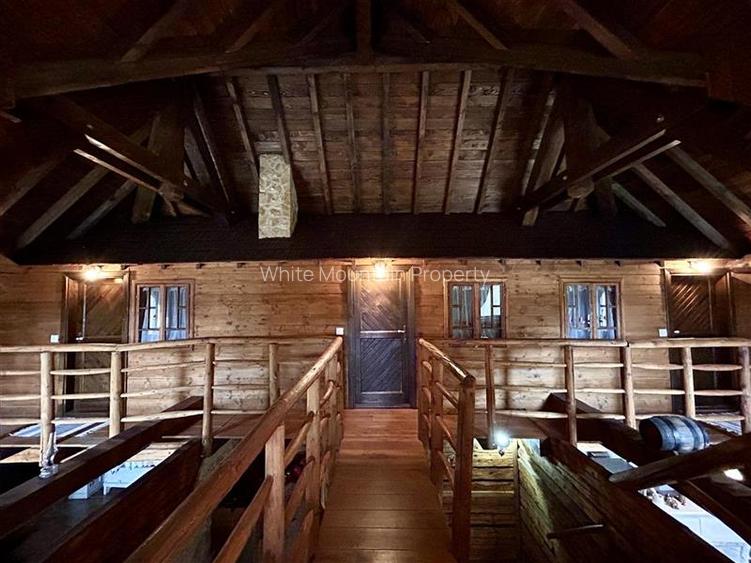 Raritate| Proprietate de vis pe 6 ha intravilan  de vanzare in Pestera Brasov - 10