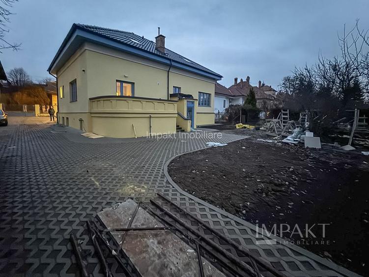 Vila impresionanta cu 12 incaperi in Andrei Muresanu - 19