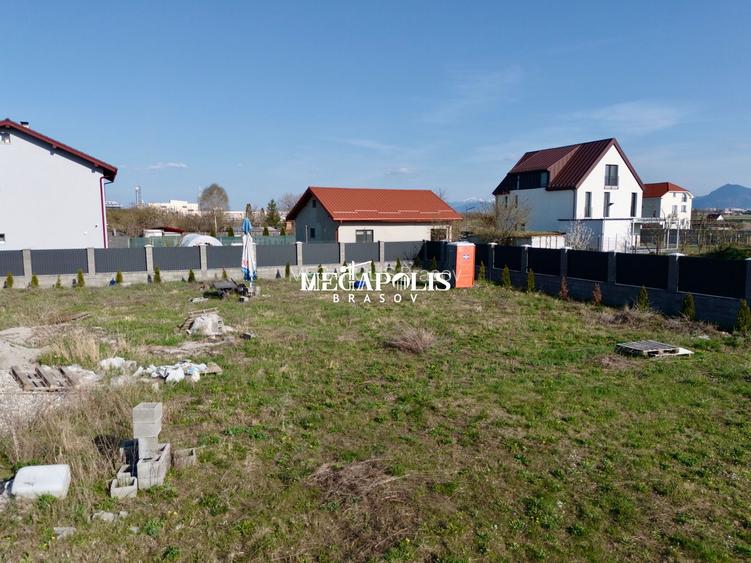Teren intavilan | Autorizație de construcție + Avize | P + 2E + M - 12