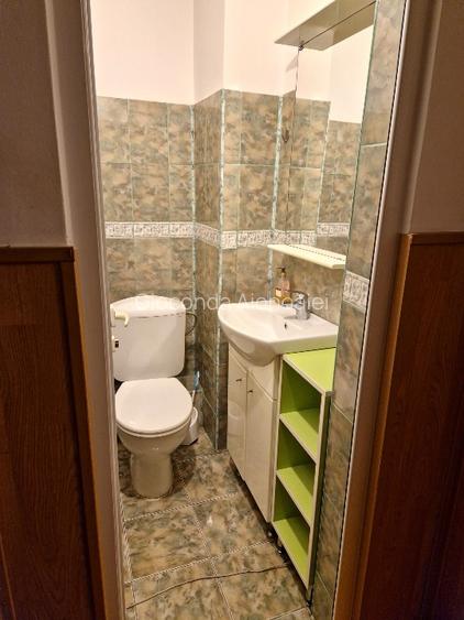 Apartament de vânzare cu 3 camere  - 2