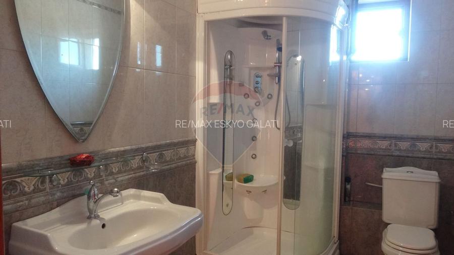 De VANZARE Casa spațioasă S+P+1E+M | Zona STIREX in Galati - 14