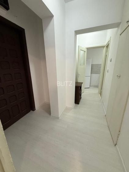 Garsoniera decomandata, 29.40 mp, zona 1 Mai - 3