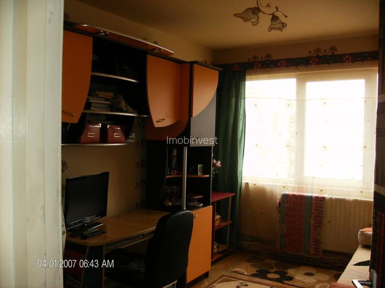 Vand apartaemnt cu 2 camere, cf. 1, semidecomandat, etaj 8/9, zona Aleea carpati - 4