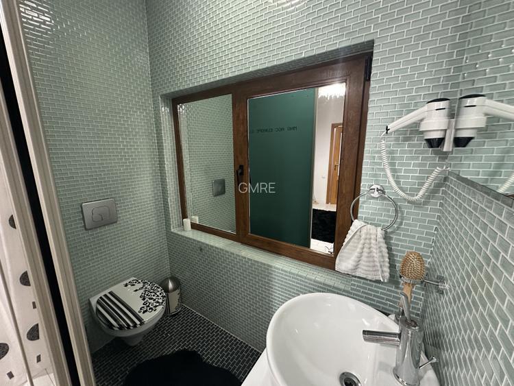 Vila individuala de vanzare cu 8 camere in zona 13 Septembrie  - 20