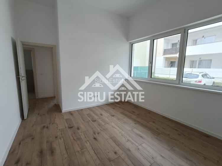 Apartament luminos, ideal locuință sau birou ,parter, 2 locuri parcare - 11