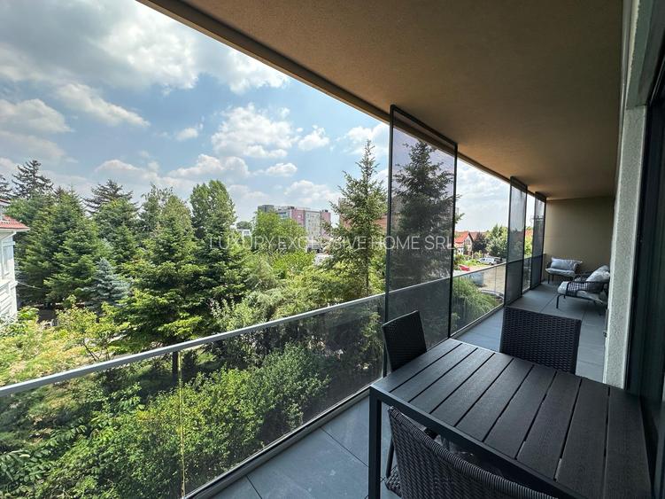 Iancu  Nicolae. 3 camere super lux - 13