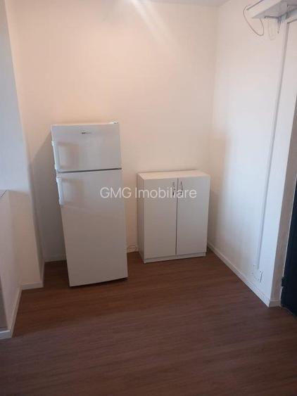 Garsoniera zona BANEASA - 4